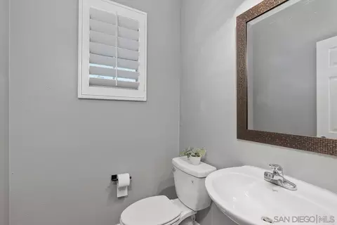 Bath - 590 Toota Ct, Oceanside, CA 92058 photo 1 of 4