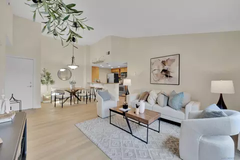 15267 Maturin Dr #17, San Diego, CA 92127