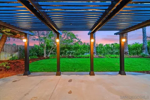 Exterior - 7212 Columbine Dr, Carlsbad, CA 92011 photo 3 of 9