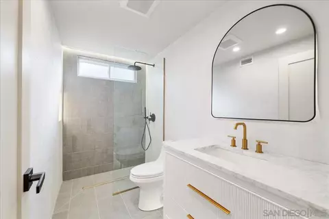 Bath - 7212 Columbine Dr, Carlsbad, CA 92011 photo 5 of 6