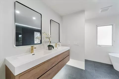 Bath - 7212 Columbine Dr, Carlsbad, CA 92011 photo 6 of 6