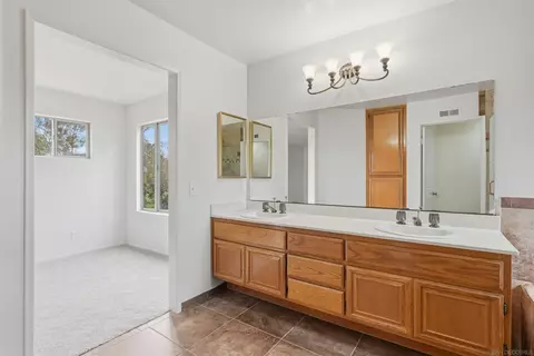 Bath - 4596 Coronado Dr, Oceanside, CA 92057 photo 3 of 4