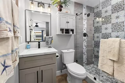 Bath - 821 E Ave, Coronado, CA 92118 photo 1 of 2