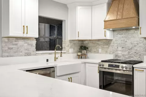 Kitchen - 1590 Dorothea Ave, Fallbrook, CA 92028 photo 5 of 5