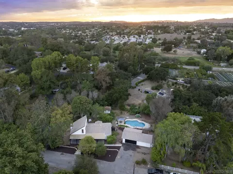 View/Area - 1590 Dorothea Ave, Fallbrook, CA 92028 photo 3 of 7