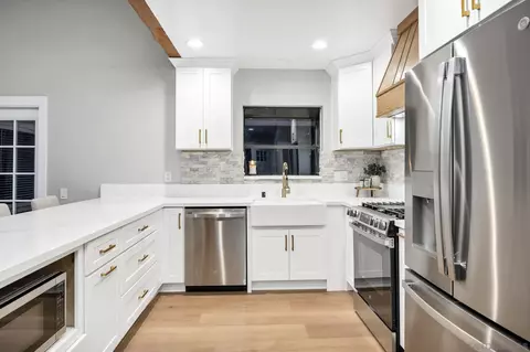 Kitchen - 1590 Dorothea Ave, Fallbrook, CA 92028 photo 2 of 5