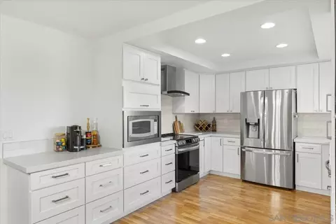 Kitchen - 12431 Ridgeton Dr, Lakeside, CA 92040 photo 4 of 5