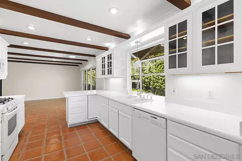Kitchen - 13430 Sagewood Dr, Poway, CA 92064 photo 4 of 6
