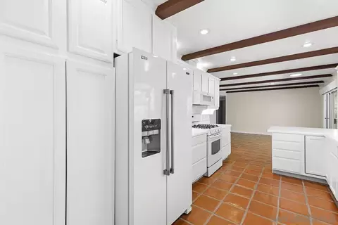 Kitchen - 13430 Sagewood Dr, Poway, CA 92064 photo 5 of 6