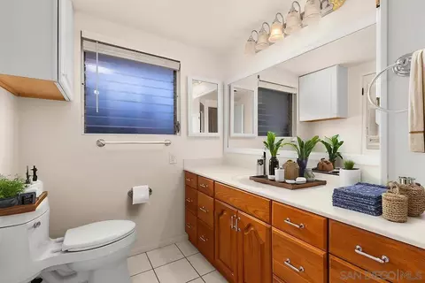 Bath - 13430 Sagewood Dr, Poway, CA 92064 photo 1 of 6