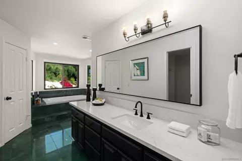 Bath - 13121 Wild Flower Ln, Poway, CA 92064 photo 1 of 7
