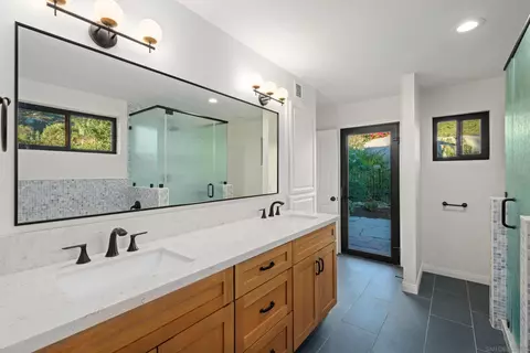 Bath - 13121 Wild Flower Ln, Poway, CA 92064 photo 4 of 7