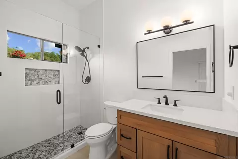 Bath - 13121 Wild Flower Ln, Poway, CA 92064 photo 6 of 7