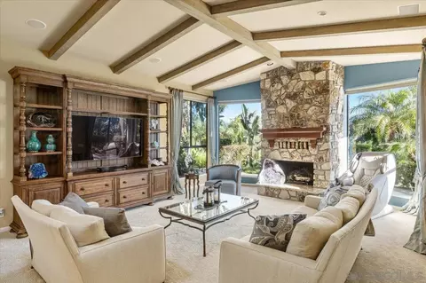 Living - 2927 Circle Dr, Escondido, CA 92029 photo 1 of 3
