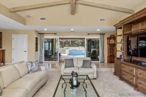 Living - 2927 Circle Dr, Escondido, CA 92029 photo 3 of 3