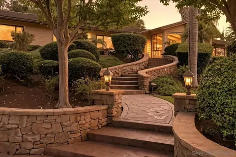 2927 Circle Dr, Escondido, CA 92029