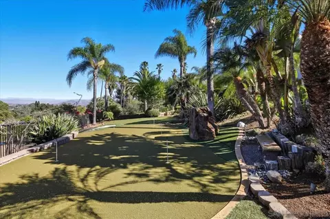 Exterior - 2927 Circle Dr, Escondido, CA 92029 photo 14 of 16