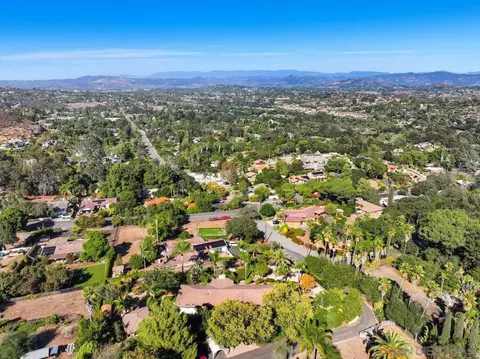 View/Area - 2927 Circle Dr, Escondido, CA 92029 photo 5 of 6