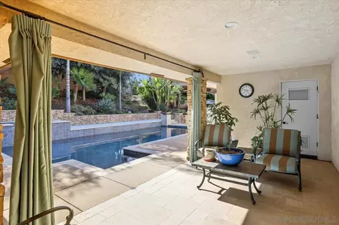 Exterior - 2927 Circle Dr, Escondido, CA 92029 photo 5 of 16