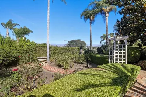 Exterior - 2927 Circle Dr, Escondido, CA 92029 photo 13 of 16