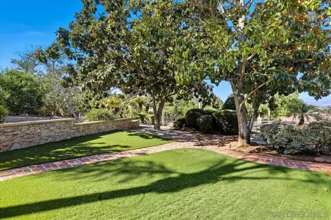 Exterior - 2927 Circle Dr, Escondido, CA 92029 photo 12 of 16