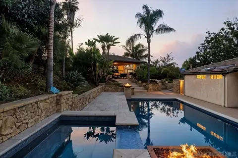 Exterior - 2927 Circle Dr, Escondido, CA 92029 photo 7 of 16