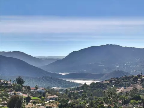 View/Area - 2927 Circle Dr, Escondido, CA 92029 photo 6 of 6