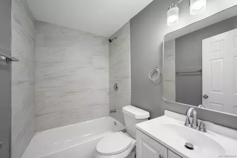 Bath - 2235 Toub St, Ramona, CA 92065 photo 3 of 4