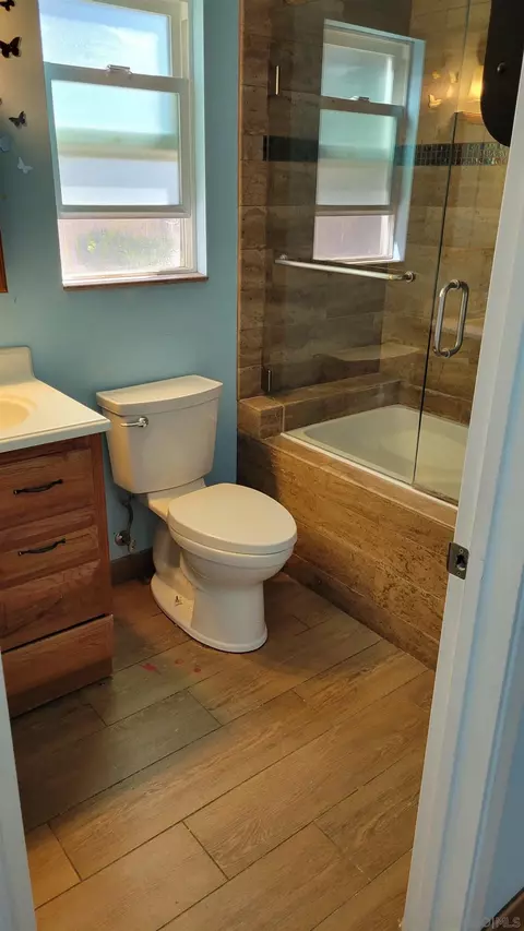Bath - 1730 Emogene Pl, Escondido, CA 92026 photo 1 of 2