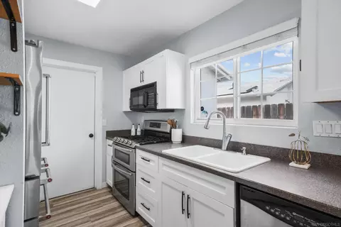 Kitchen - 9508 Markwood, Santee, CA 92071 photo 3 of 4