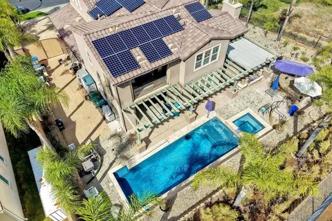 Exterior - 2706 Vistamonte Gln, Escondido, CA 92027 photo 10 of 11