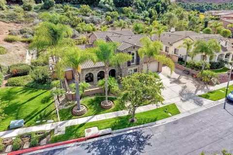 View/Area - 2706 Vistamonte Gln, Escondido, CA 92027 photo 4 of 16