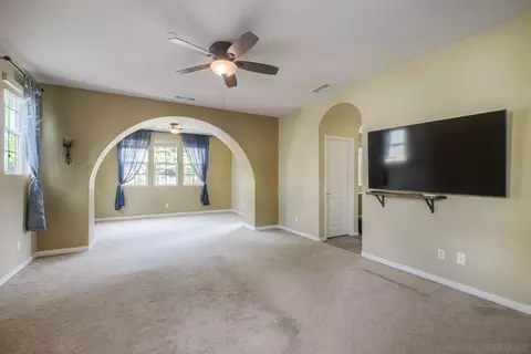 Living - 2706 Vistamonte Gln, Escondido, CA 92027 photo 6 of 8