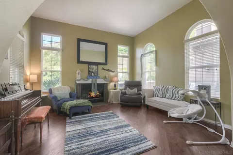 Living - 2706 Vistamonte Gln, Escondido, CA 92027 photo 1 of 8