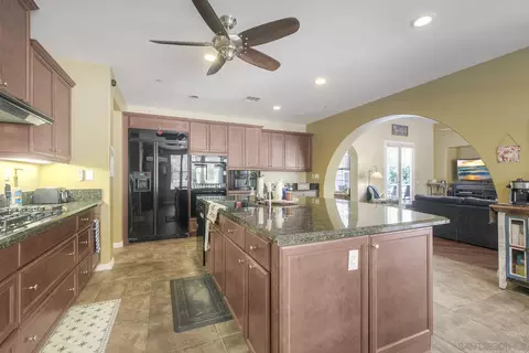 Kitchen - 2706 Vistamonte Gln, Escondido, CA 92027 photo 3 of 5