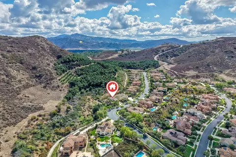 View/Area - 2706 Vistamonte Gln, Escondido, CA 92027 photo 8 of 16