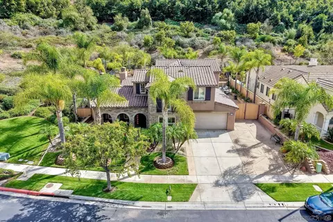 View/Area - 2706 Vistamonte Gln, Escondido, CA 92027 photo 3 of 16