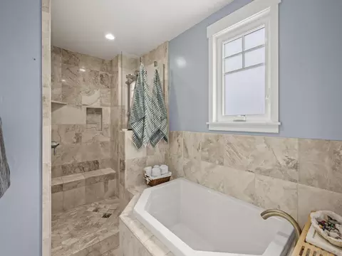 Bath - 1410 2nd St, Coronado, CA 92118 photo 8 of 8