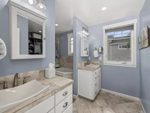 Bath - 1410 2nd St, Coronado, CA 92118 photo 6 of 8