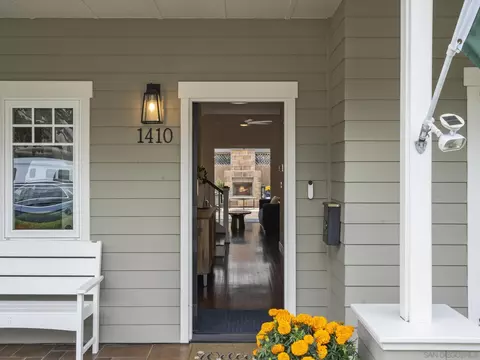 Entry Way - 1410 2nd St, Coronado, CA 92118 photo 1 of 4