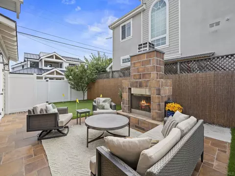 Exterior - 1410 2nd St, Coronado, CA 92118 photo 4 of 14