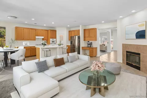Living - 13802 Cheryl Creek Dr, El Cajon, CA 92021 photo 8 of 11