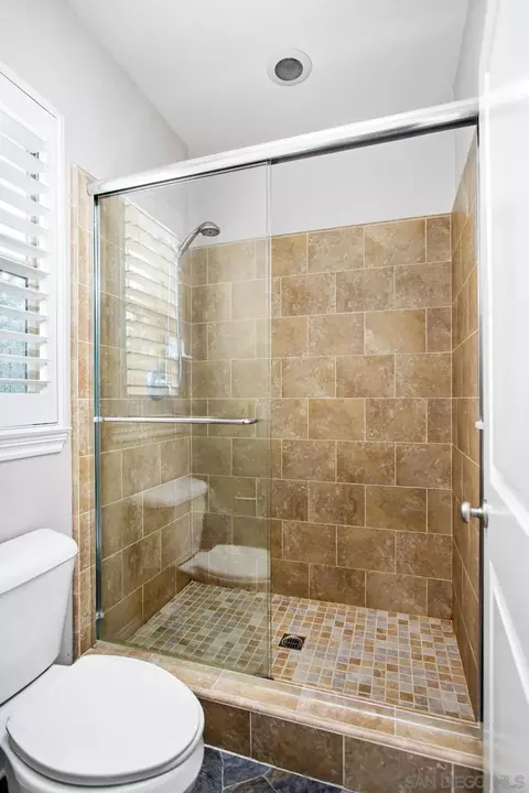 Bath - 34491 Piocho Ct, Temecula, CA 92592 photo 4 of 4