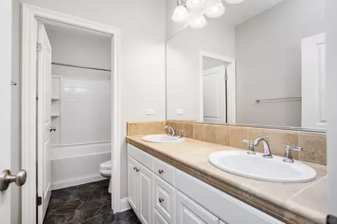 Bath - 34491 Piocho Ct, Temecula, CA 92592 photo 3 of 4