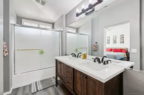 Bath - 4635 Los Alamos #A, Oceanside, CA 92057 photo 2 of 3