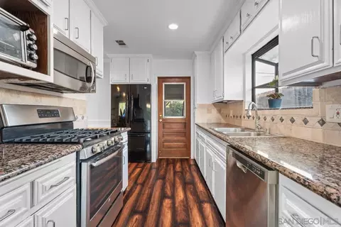 Kitchen - 10025 Tamil Rd, Lakeside, CA 92040 photo 1 of 3