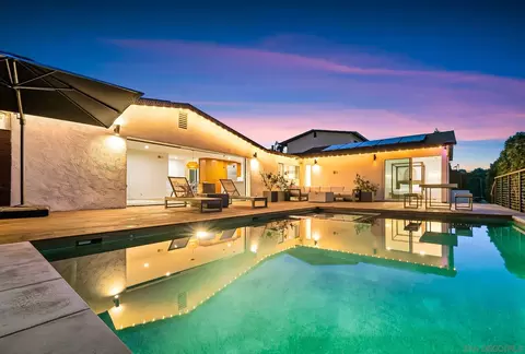 5745 Soledad Mountain Rd, La Jolla, CA 92037