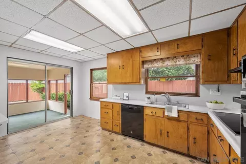 Kitchen - 4344 Yale Ave, La Mesa, CA 91942 photo 4 of 4
