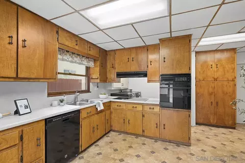 Kitchen - 4344 Yale Ave, La Mesa, CA 91942 photo 2 of 4