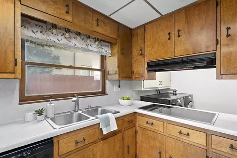 Kitchen - 4344 Yale Ave, La Mesa, CA 91942 photo 3 of 4
